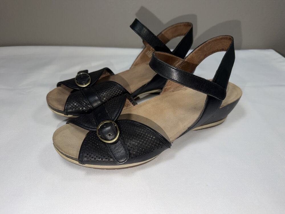Dansko Vanna Women’s 37 /US 7 Perforated Black Leather Wedge Slingback Sandals